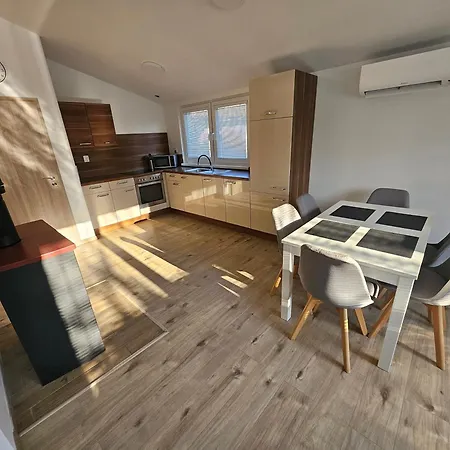 Nové Bývanie Blízko Piešťan A Nového Mesta Nad Váhom Pre 6 Osôb Casa vacanze *
