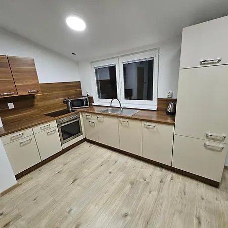 Nové Bývanie Blízko Piešťan A Nového Mesta Nad Váhom Pre 6 Osôb *