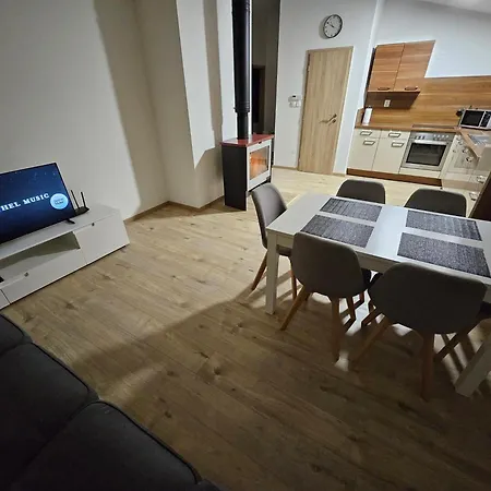 Nove Byvanie Blizko Piestan A Noveho Mesta Nad Vahom Pre 6 Osob Prázdninový dům *