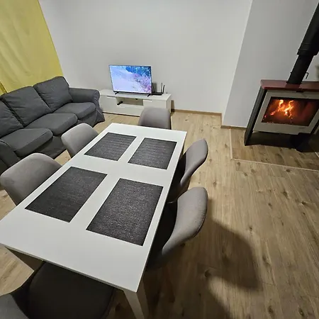 Nove Byvanie Blizko Piestan A Noveho Mesta Nad Vahom Pre 6 Osob * Ockov